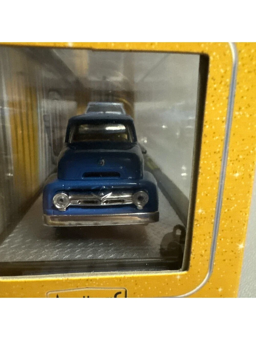 1:64 M2 Machines Auto-Haulers 1956 Ford C-500 COE & 1970 Ford Mustang BOSS 302